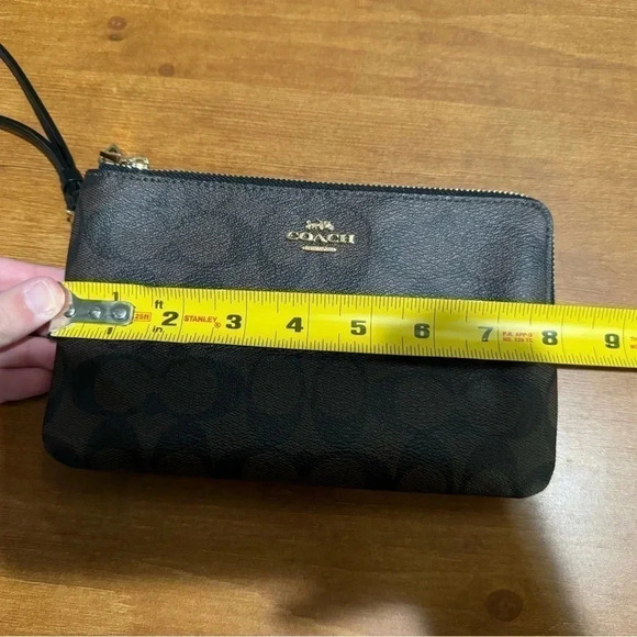 Coach Wristlet - Picture 6 of 7
